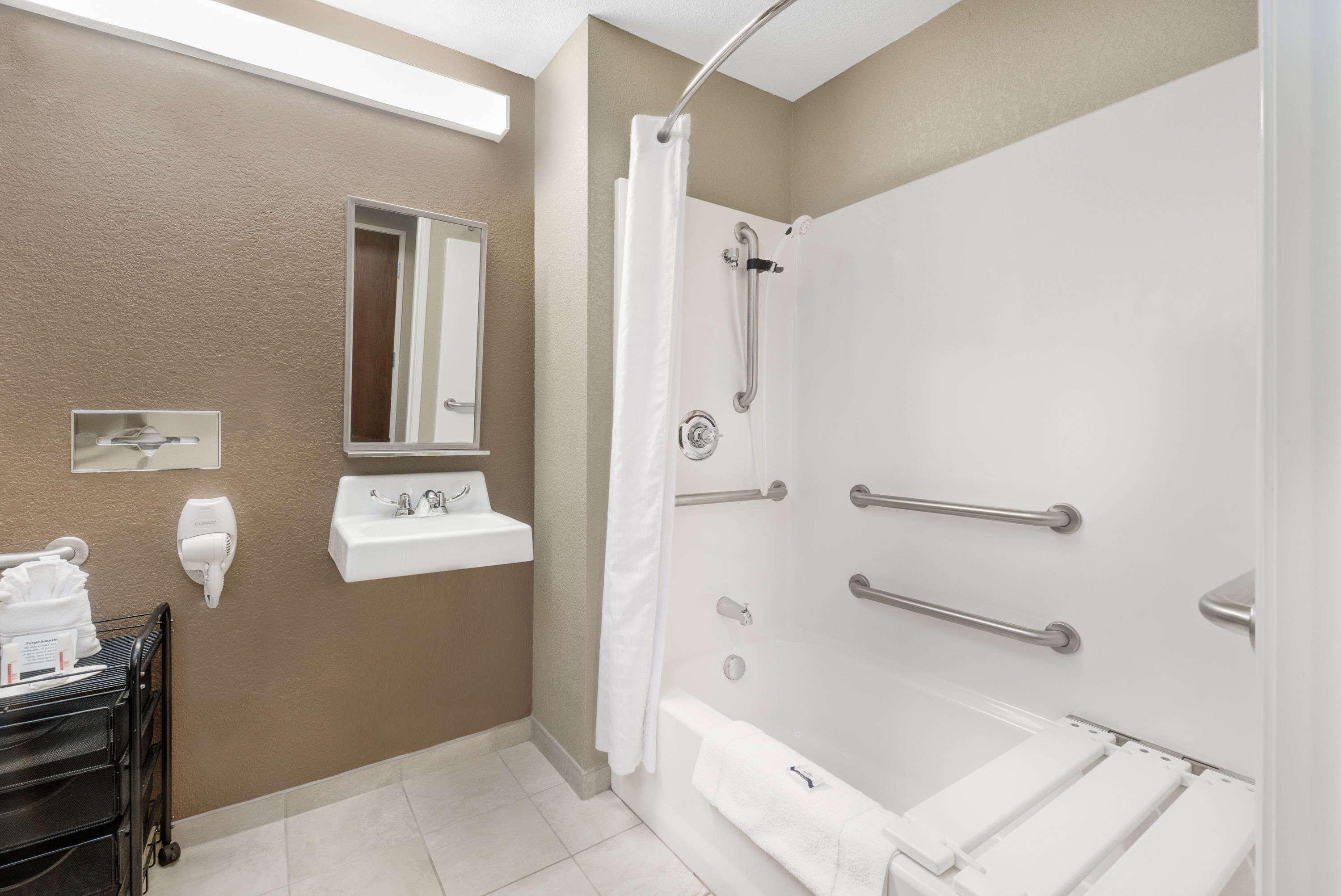 Microtel Inn & Suites By Wyndham Williston Exterior foto